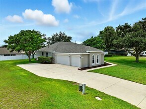 36815 Queen Bee Ln in Grand Island, FL - Building Photo - Building Photo