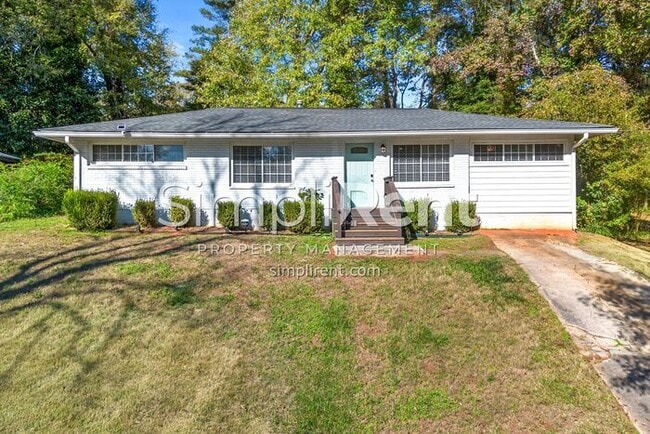 property at 3460 Longleaf Dr