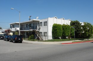 7437 Woodley Ave Apartments