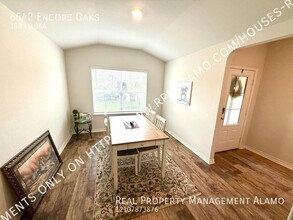 6542 Encore Oaks in San Antonio, TX - Foto de edificio - Building Photo