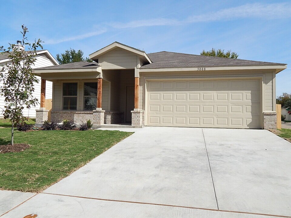 3008 St Zachary Dr in Dallas, TX - Building Photo