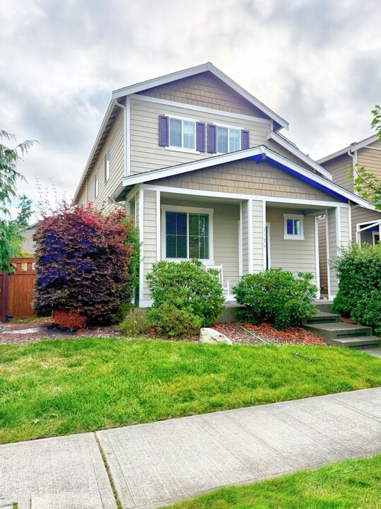 3326 Hydra St NE in Lacey, WA - Building Photo