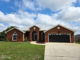 5209 Hickory St in Panama City, FL - Building Photo