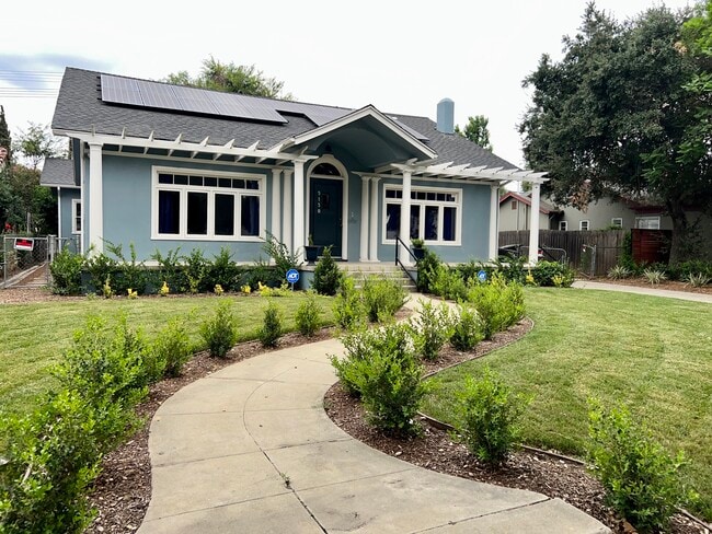 5130 Magnolia Ave in Riverside, CA - Foto de edificio - Building Photo