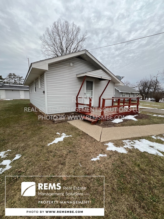 property at 151 W Adams St