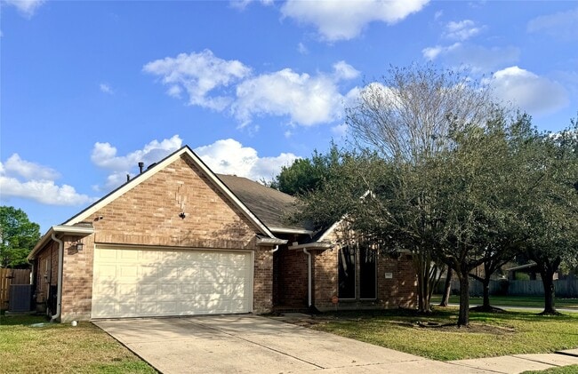 19202 Poplar Trails Ln in Tomball, TX - Building Photo - Building Photo