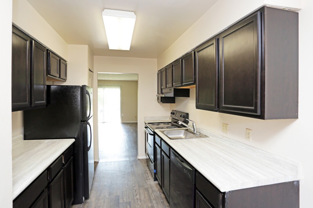 Terrace Garden Townhomes in Omaha, NE - Building Photo