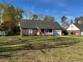 5870 McDonald Rd in Parkton, NC - Building Photo - Building Photo