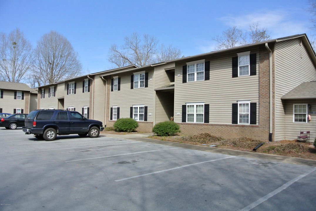 3502 Wind Hill Ct in New Bern, NC - Building Photo