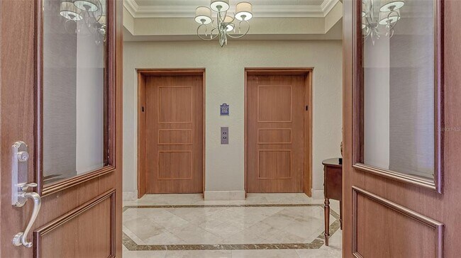 464 Golden Gate Point in Sarasota, FL - Building Photo - Building Photo