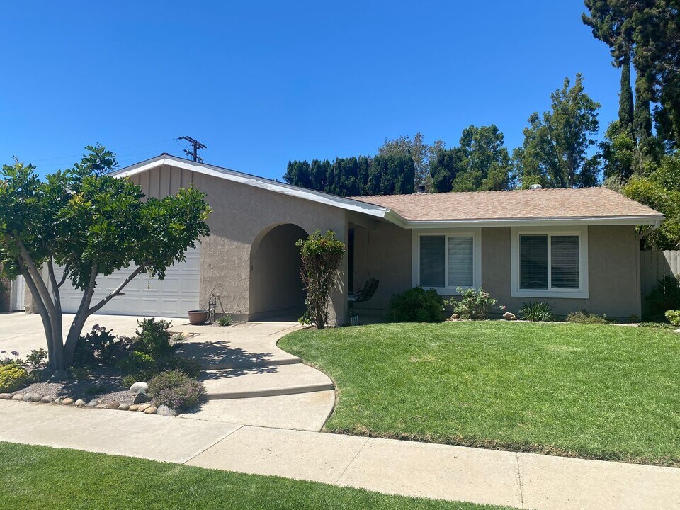5313 Diane St in Simi Valley, CA - Building Photo