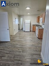 1942 Brock Dr in Pocatello, ID - Foto de edificio - Building Photo