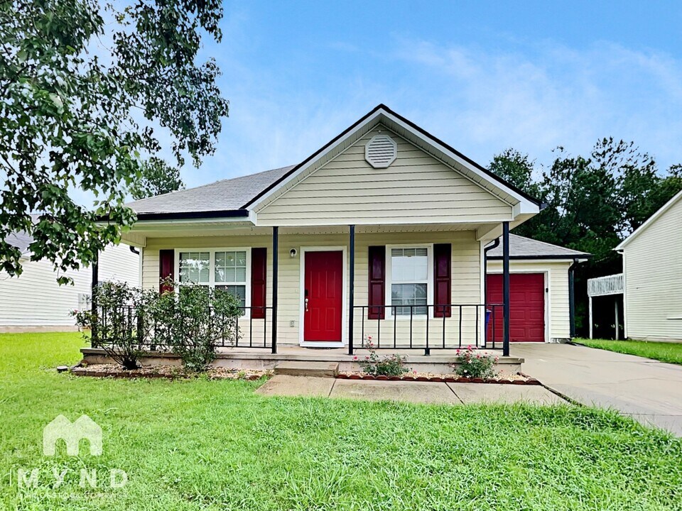 129 Poplar Pointe Terrace in Griffin, GA - Building Photo