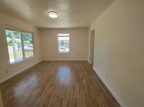 2680 Edison St in Eugene, OR - Building Photo - Building Photo