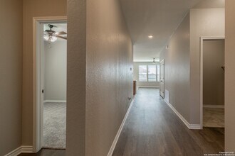 682 Pond Springs in New Braunfels, TX - Building Photo - Building Photo