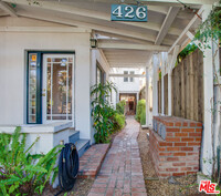 426 Rialto Ave in Los Angeles, CA - Foto de edificio - Building Photo