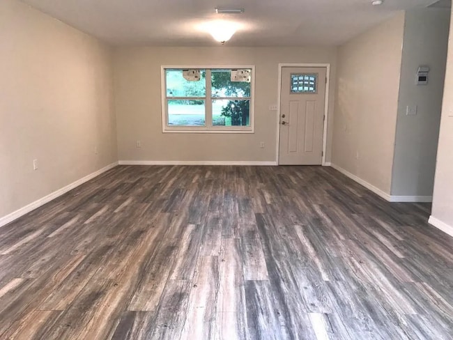 680 N Court St in Bronson, FL - Foto de edificio - Building Photo