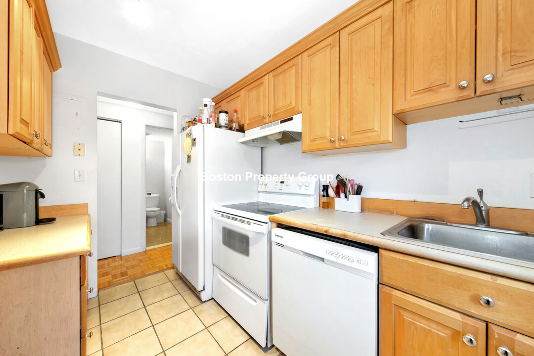 105 Marion St, Unit 33 in Brookline, MA - Building Photo