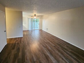 506 NE Dallas Ct in Dallas, OR - Building Photo - Building Photo