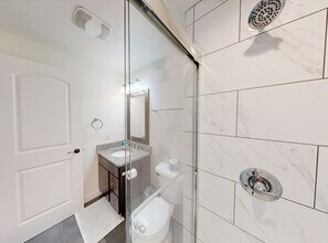 512 N 10th St, Unit SI ID1270853P in De Pere, WI - Building Photo - Building Photo