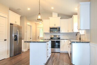 42 Lance Ln in Crawfordville, FL - Building Photo - Building Photo