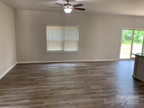7327 Neal Rd in Charlotte, NC - Building Photo - Building Photo