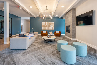 Bend on Bluebonnet in Baton Rouge, LA - Building Photo - Interior Photo