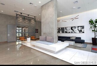 321 10th Ave, Unit 1708 in San Diego, CA - Building Photo - Building Photo