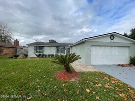 614 Charles Carroll St in Orange Park, FL - Building Photo