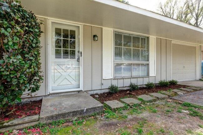 7815 Moore Dr in Little Rock, AR - Building Photo - Building Photo