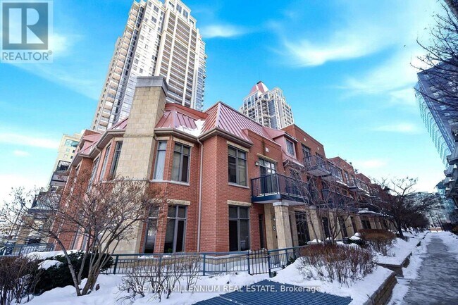 330 Royal Princess Dr in Mississauga, ON - Building Photo - Building Photo