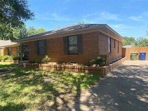 1806 Robin Ln in Garland, TX - Building Photo - Building Photo
