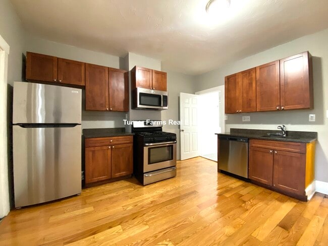 270 Bowdoin St, Unit 3