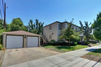 3143 Freeport Blvd, Unit 2 in Sacramento, CA - Building Photo - Building Photo
