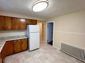 132 N Elm St in Torrington, CT - Building Photo - Building Photo