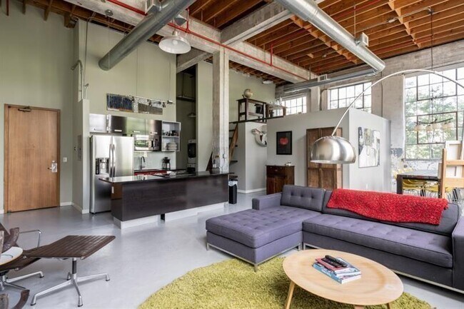 property at 650 Glen Iris Dr NE