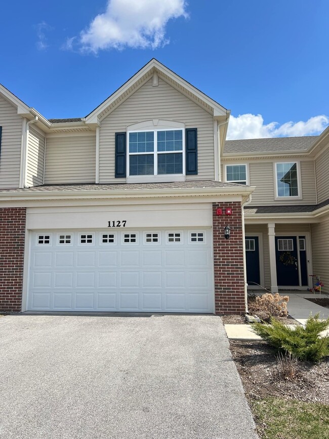 property at 1127 Hawk Hollow Dr