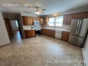 24 Davis St in Springfield, MA - Building Photo - Building Photo