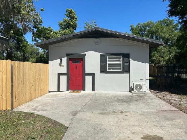 property at 221 N Julia Ave