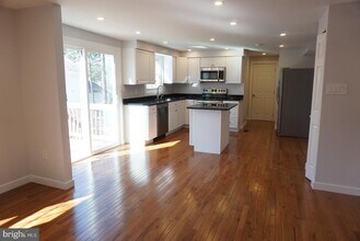9003 Fox Lair Dr in Burke, VA - Building Photo - Building Photo