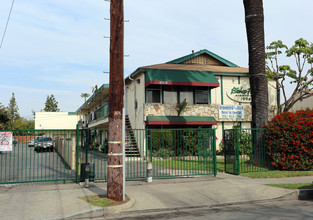 Bishop Palm Apartments in Santa Ana, CA - Building Photo - Building Photo