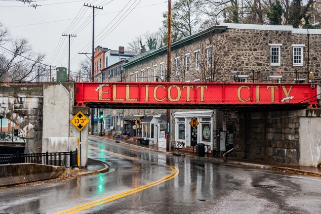 8294 Main St, Unit 2B in Ellicott City, MD - Foto de edificio - Building Photo