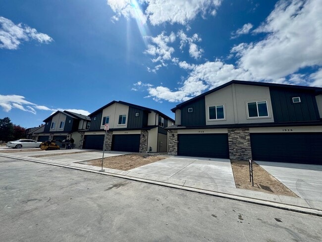 1928 Erin Loop in Colorado Springs, CO - Building Photo - Building Photo