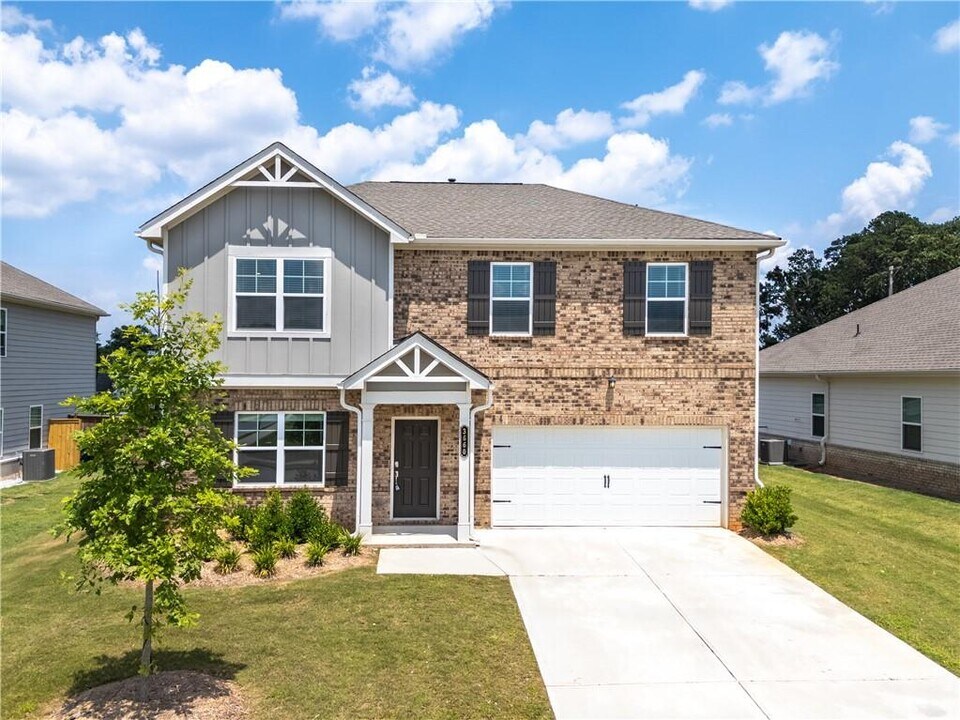 3660 Cattle Field X-ing in Loganville, GA - Building Photo