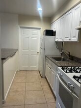 1950 S Bentley Ave in Los Angeles, CA - Building Photo - Building Photo