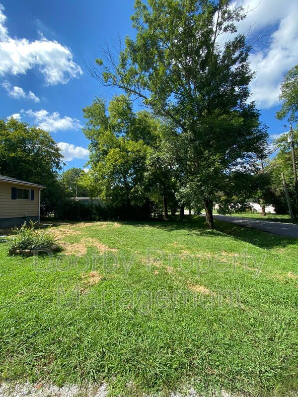 304 McDonald Dr in Rossville, GA - Building Photo - Building Photo