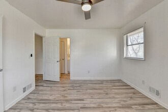 4395 Flakes Mill Rd in Ellenwood, GA - Building Photo - Building Photo