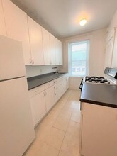 11 James St, Unit 1 in Brookline, MA - Foto de edificio - Building Photo