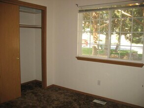 145 N 18th E St in Mountain Home, ID - Building Photo - Building Photo