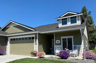 Maplewood Villas in Post Falls, ID - Foto de edificio - Building Photo